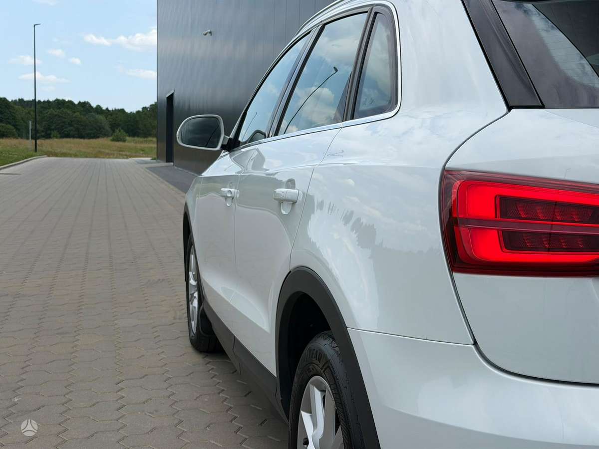Audi Q3, 2.0 l., Внедорожник / Кроссовер