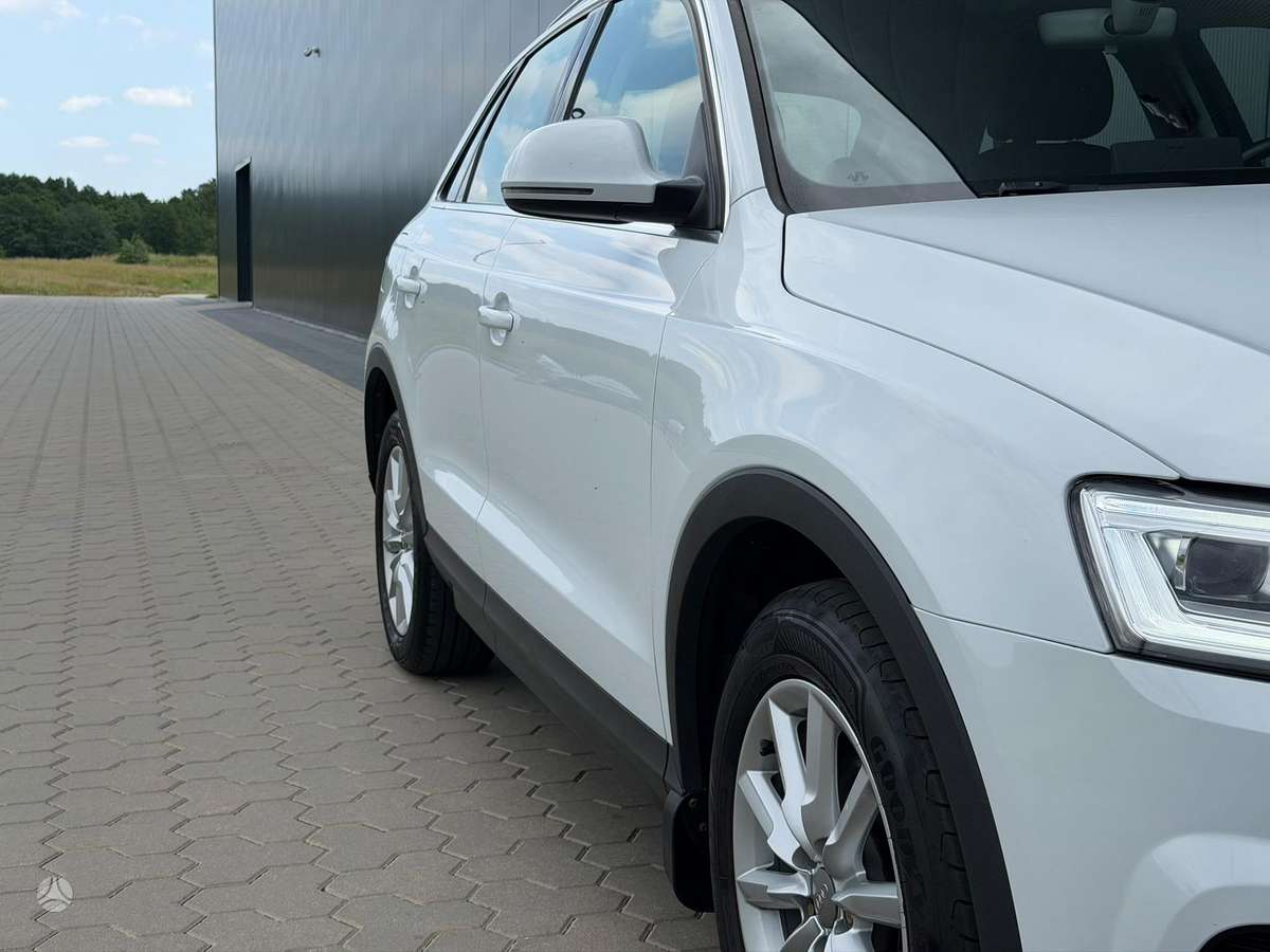 Audi Q3, 2.0 l., Внедорожник / Кроссовер