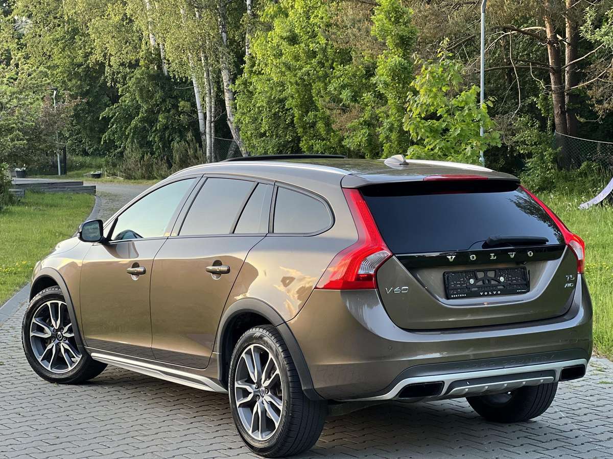 Volvo V60 Cross Country - 2