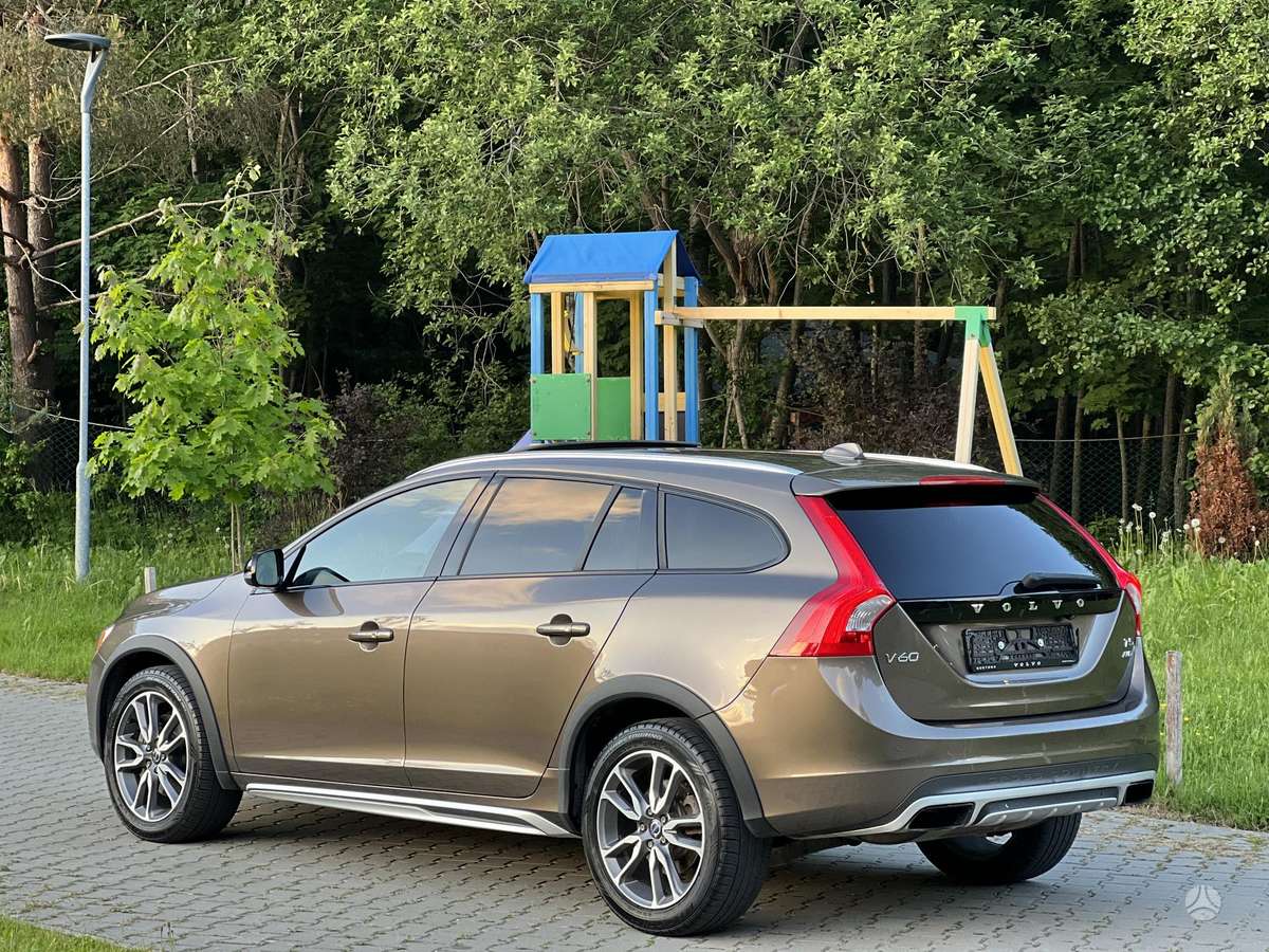 Volvo V60 Cross Country - 6