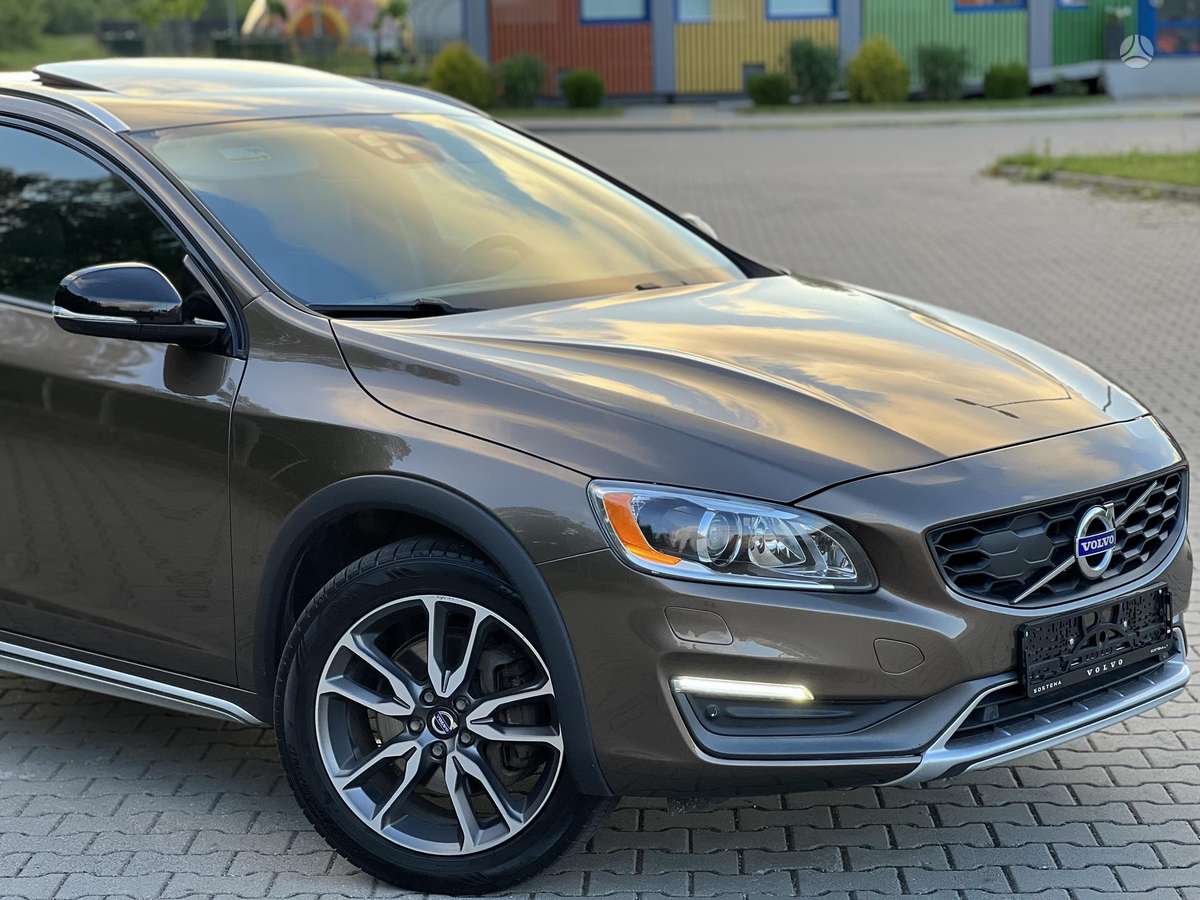 Volvo V60 Cross Country - 8