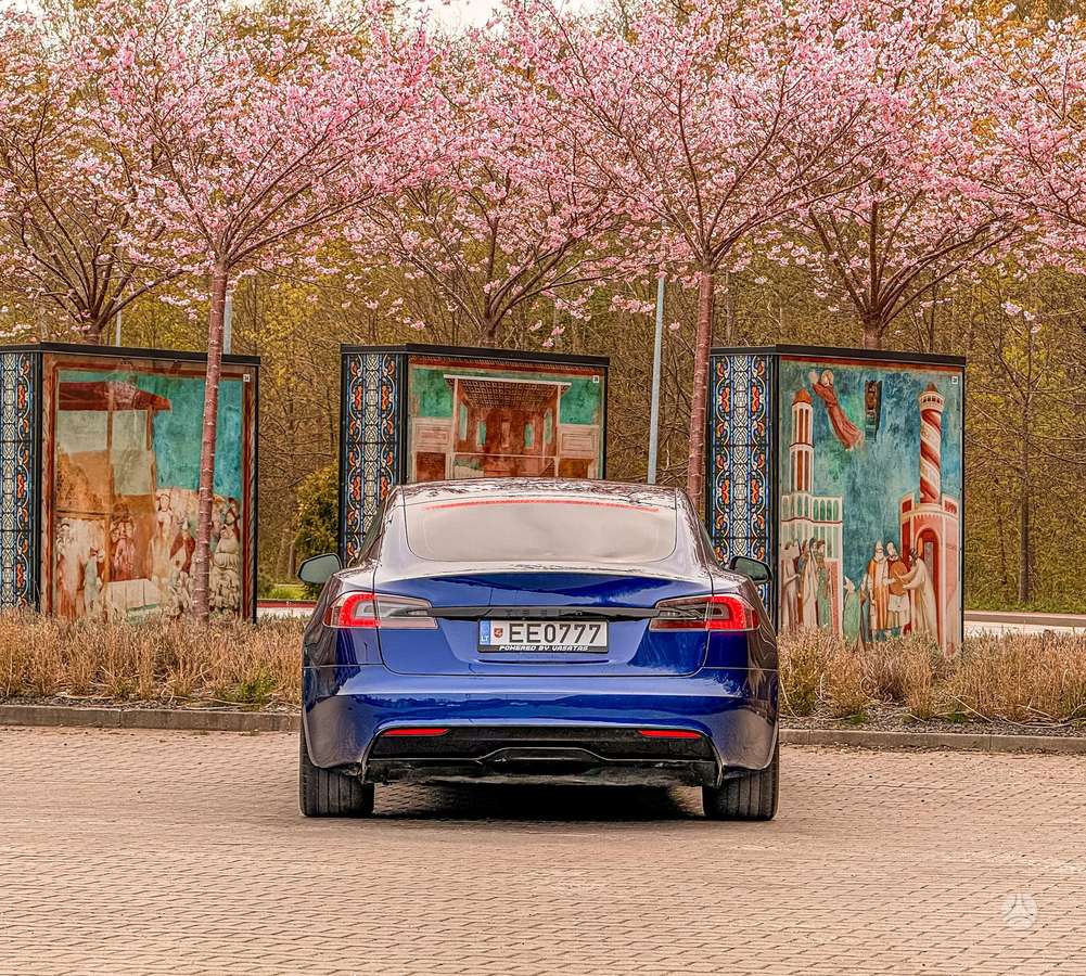Tesla Model S, 100 кВт·ч, Седан