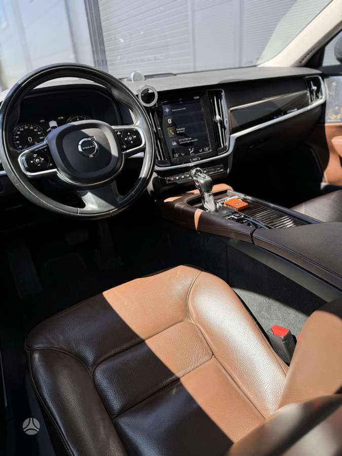 Volvo S90, 2.0 l., Седан