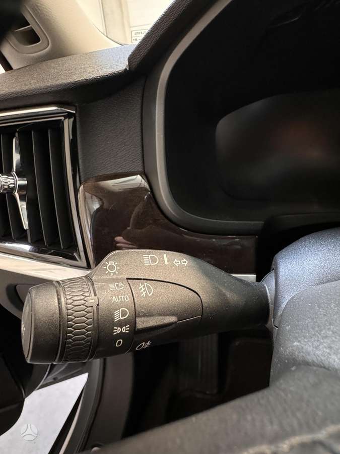 Volvo S90, 2.0 l., Седан