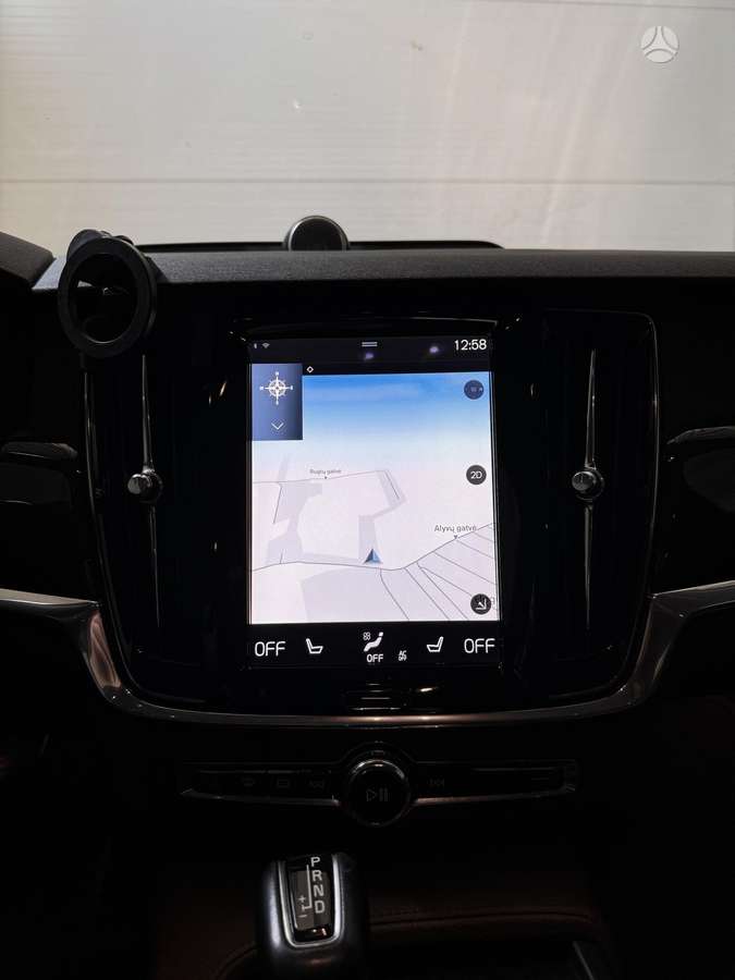 Volvo S90, 2.0 l., Седан