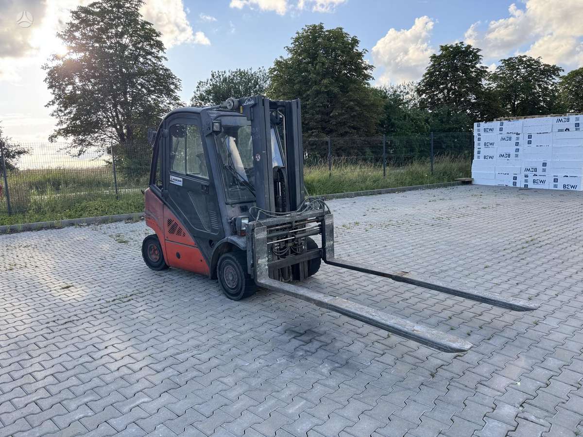 Linde H-25, forklifts