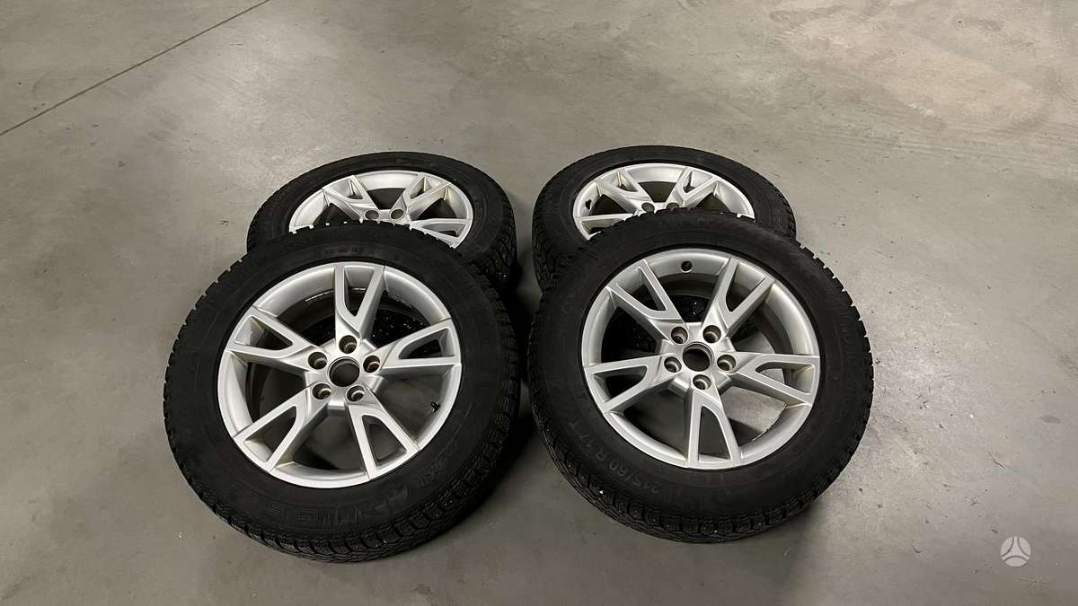 Audi Q3, 2.0 l., Внедорожник / Кроссовер