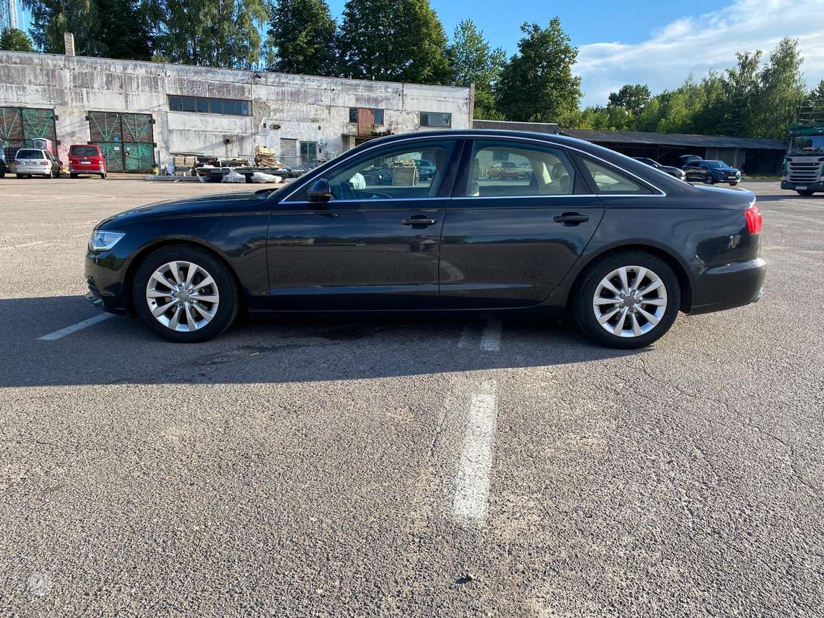 Audi A6, 2.0 l., Седан