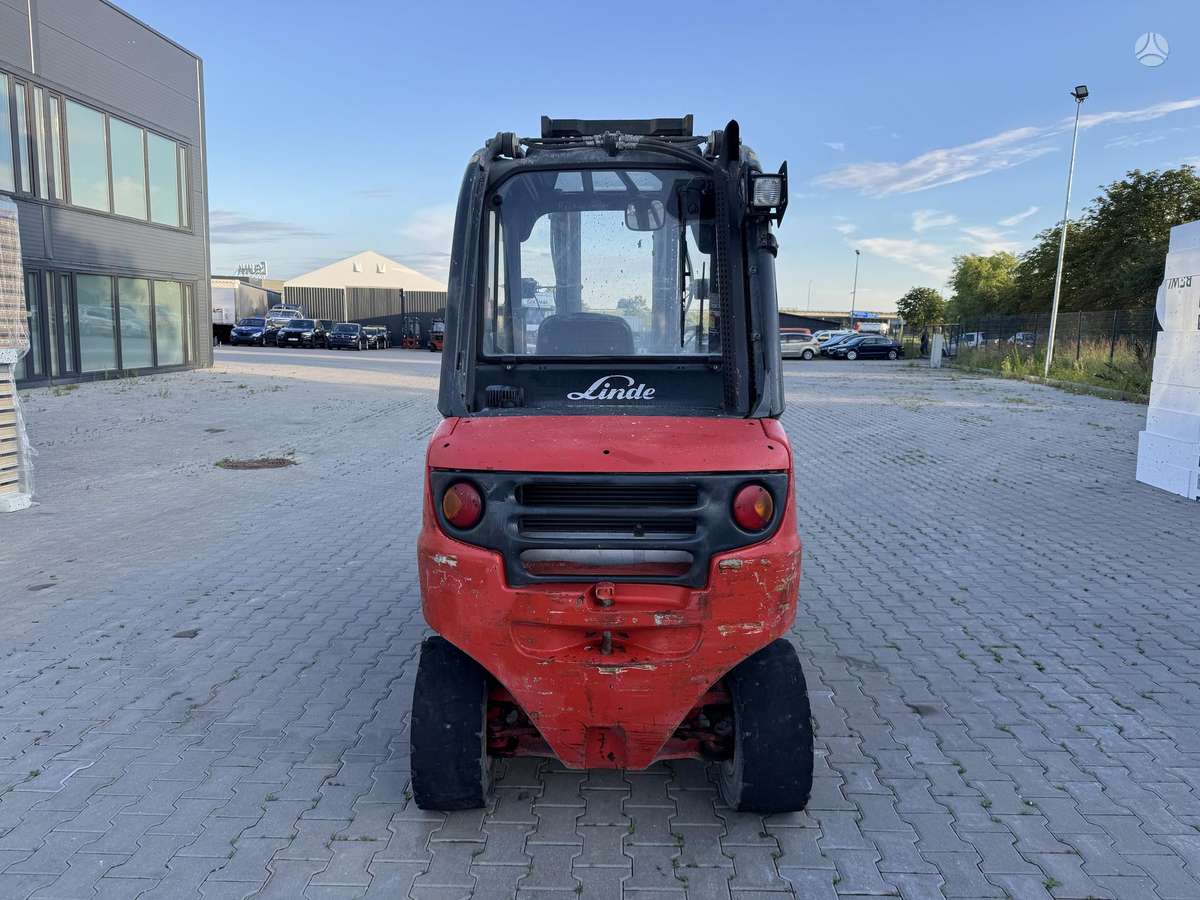 Linde H-35, forklifts