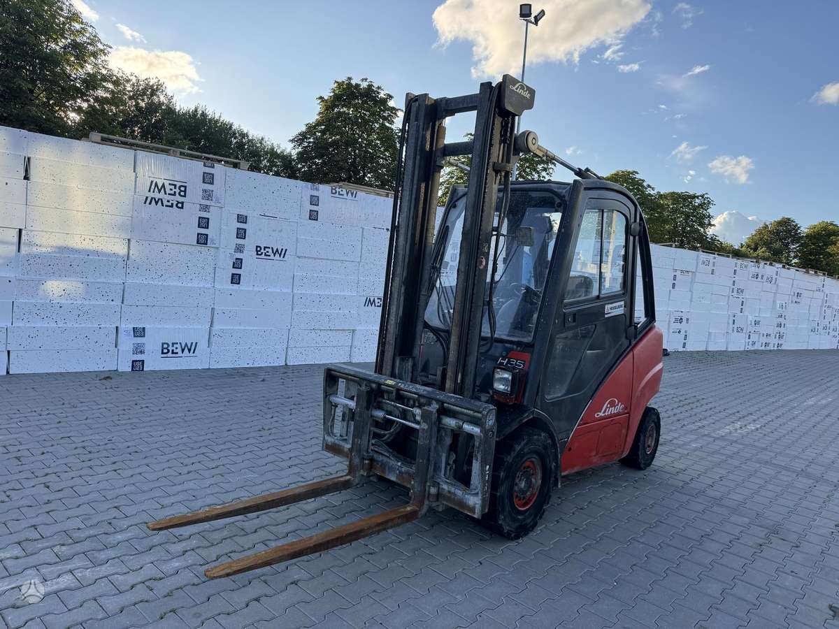 Linde H-35, forklifts