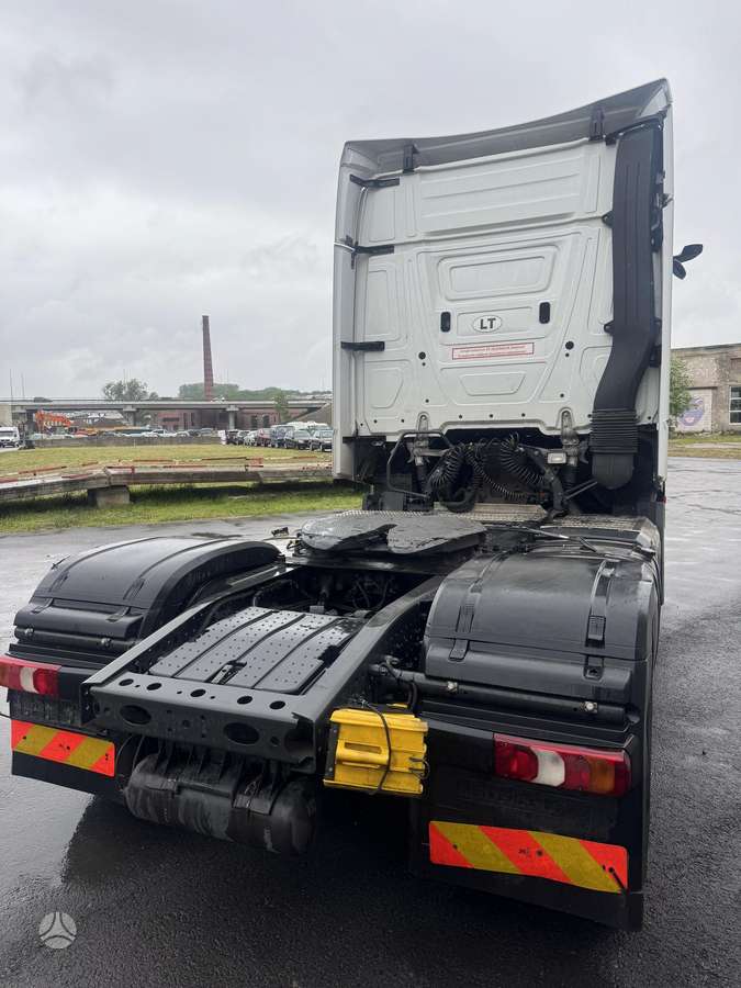 Mercedes-Benz 1845 Actros MP5 Bigspace, double sleeper