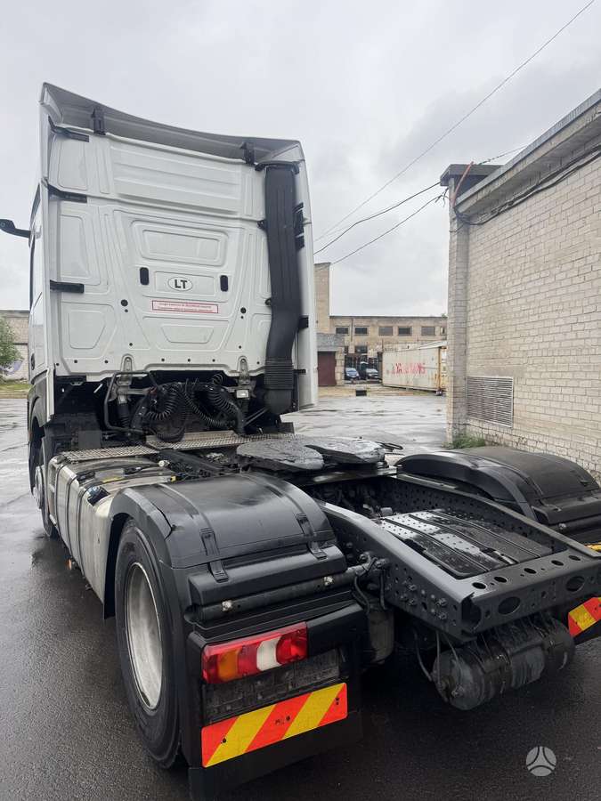 Mercedes-Benz 1845 Actros MP5 Bigspace, double sleeper