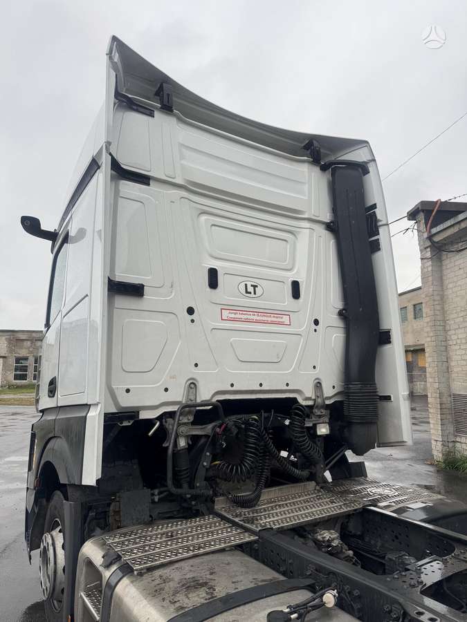 Mercedes-Benz 1845 Actros MP5 Bigspace, double sleeper