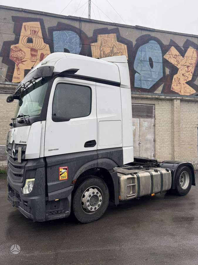 Mercedes-Benz 1845 Actros MP5 Bigspace, double sleeper