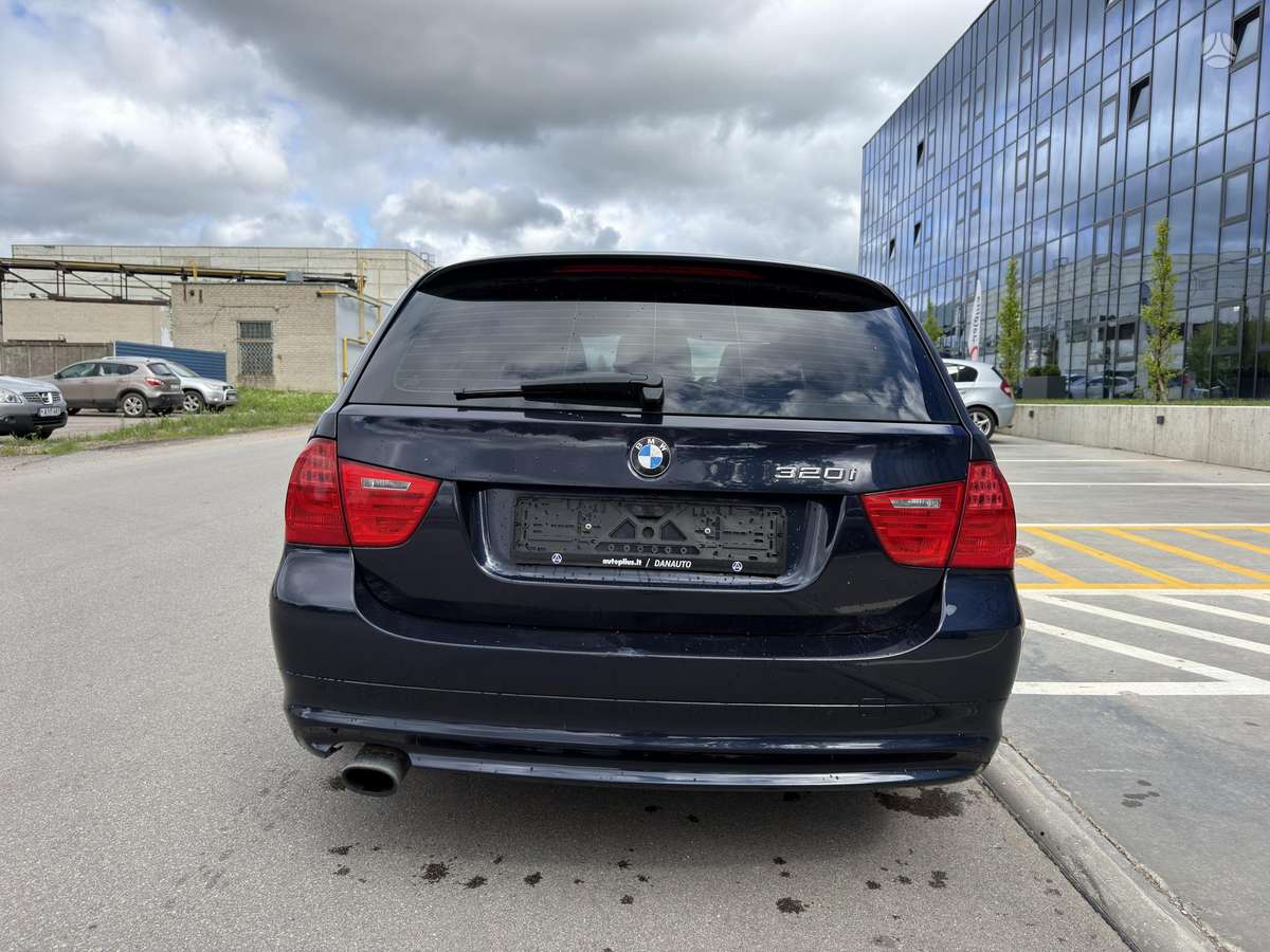 BMW 320, 2.0 l., wagon