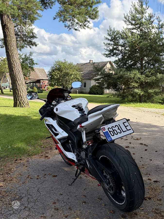 Yamaha R6 599cc, superbikes