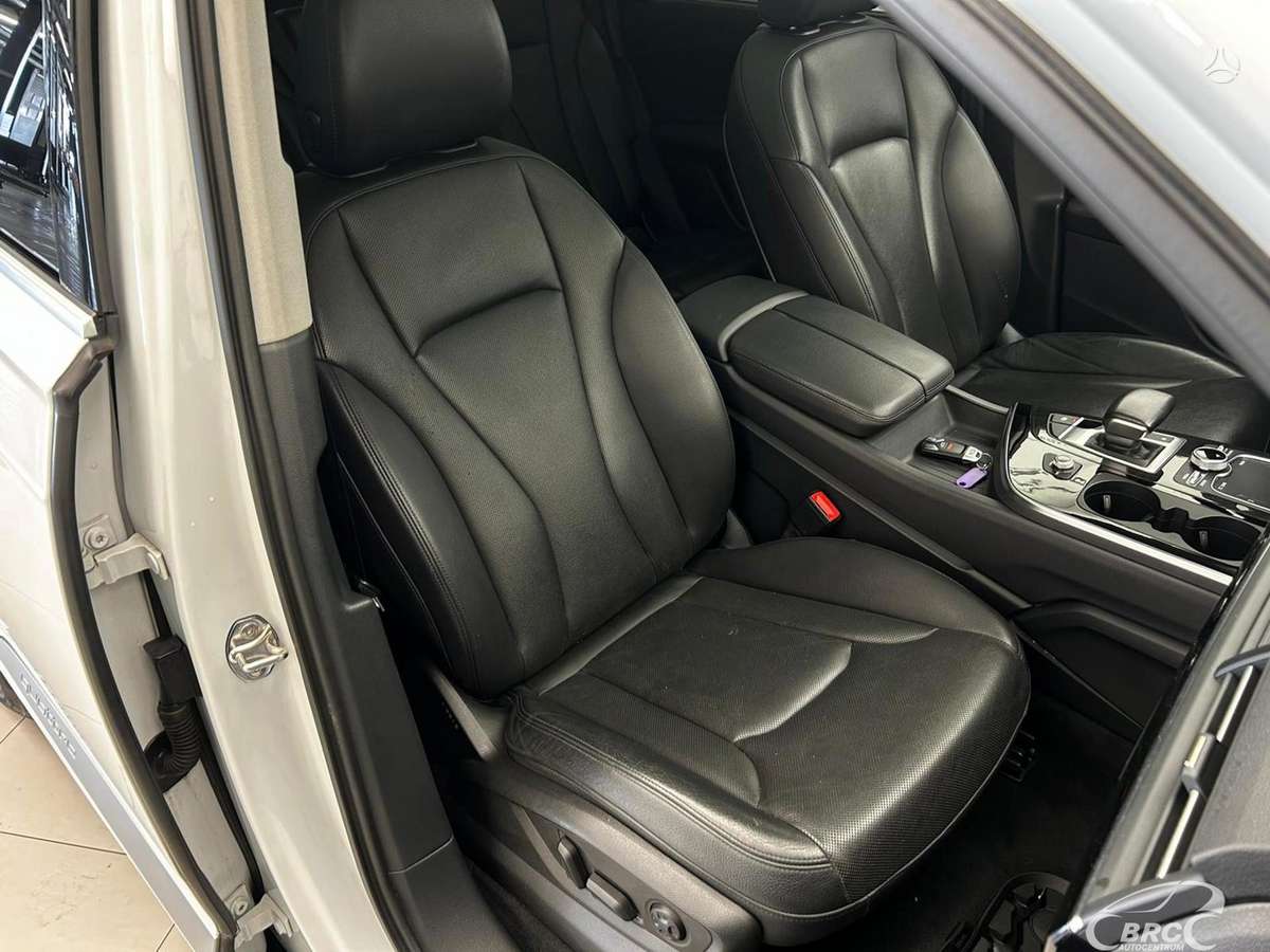 Audi Q7, 3.0 l., off-road / crossover