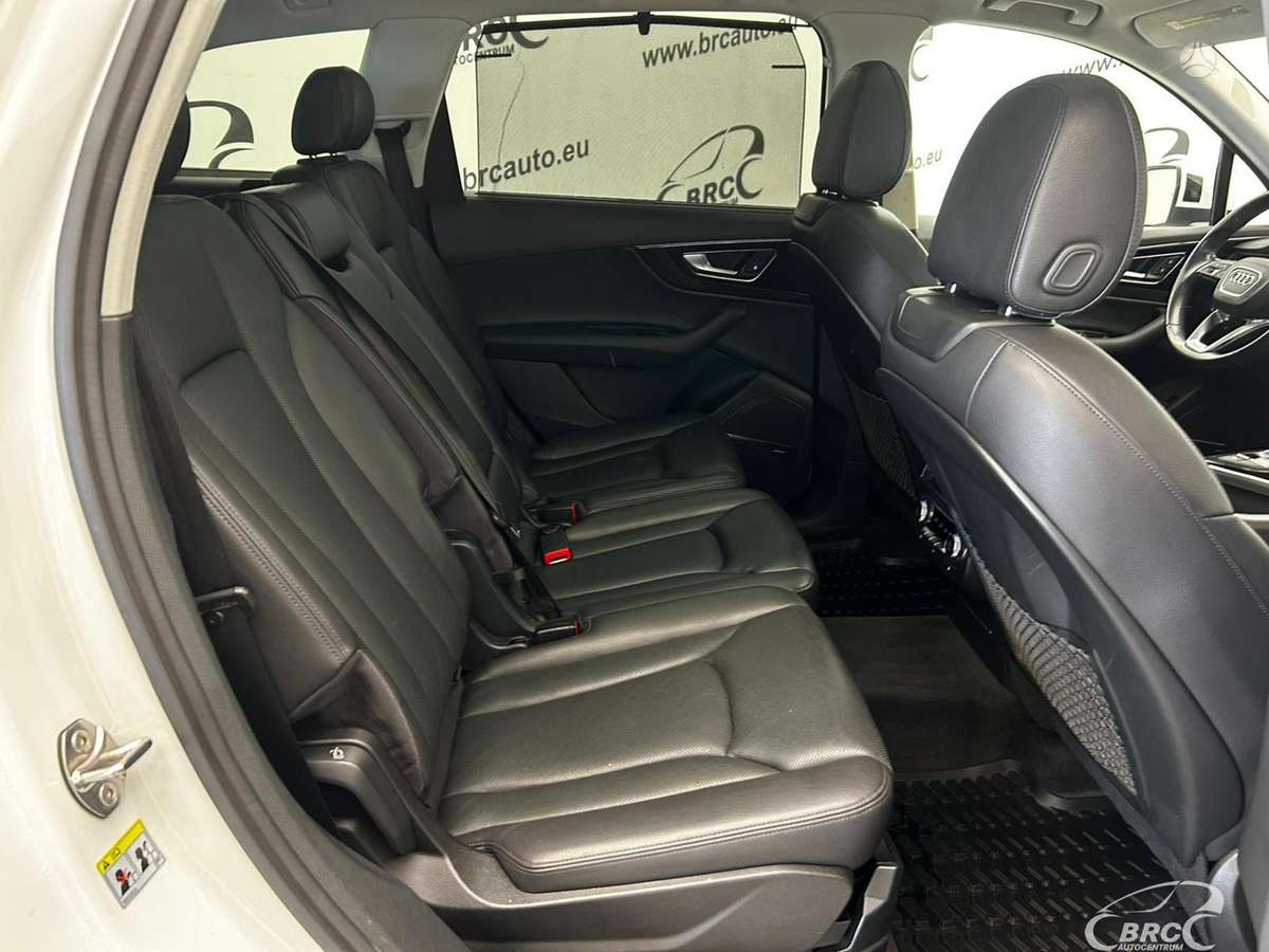 Audi Q7, 3.0 l., off-road / crossover