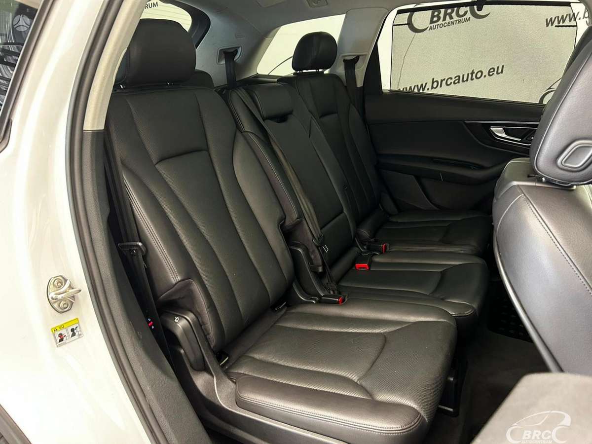 Audi Q7, 3.0 l., off-road / crossover