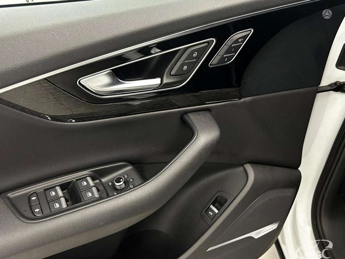 Audi Q7, 3.0 l., off-road / crossover
