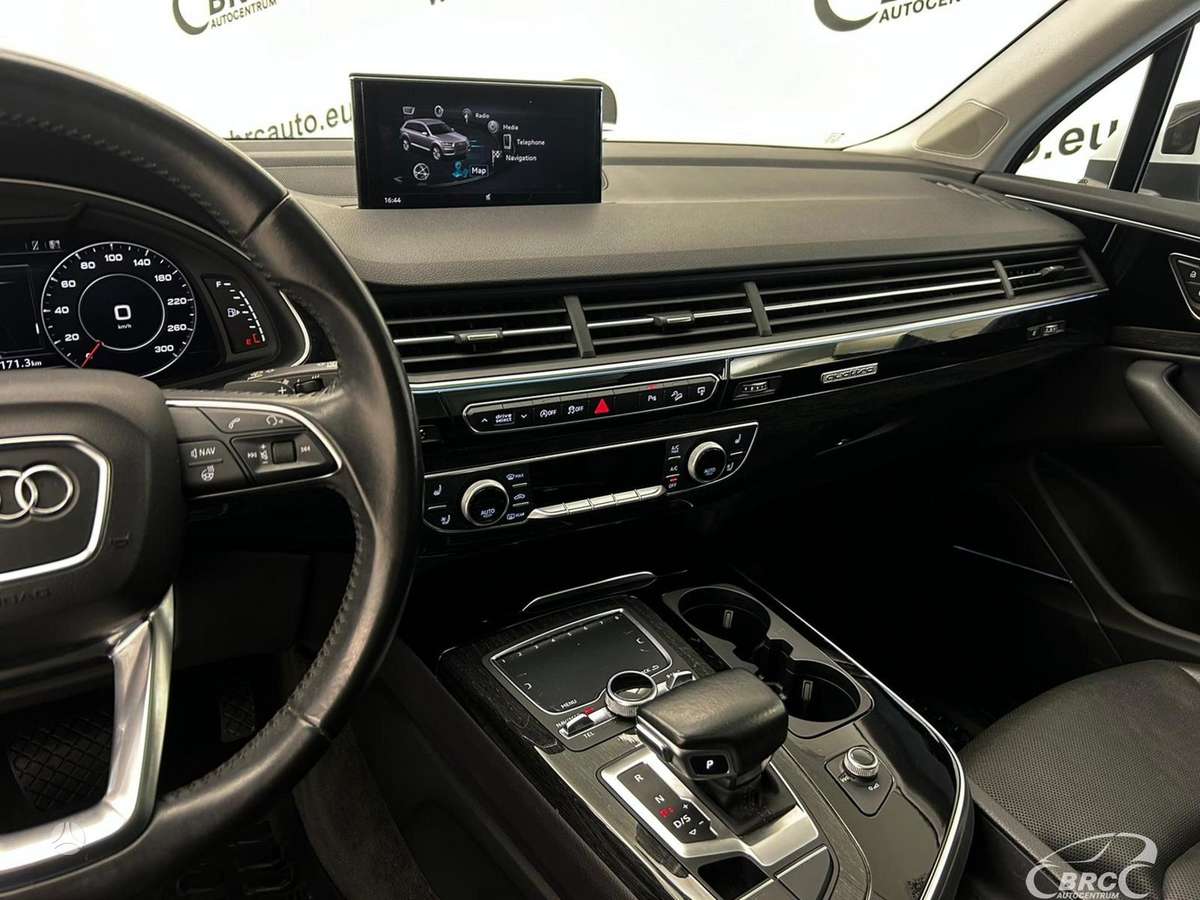Audi Q7, 3.0 l., off-road / crossover