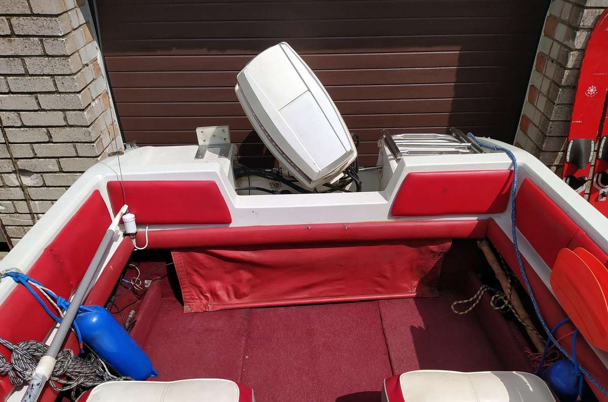 Four Winns 150 Freedom, yachts / cruisers