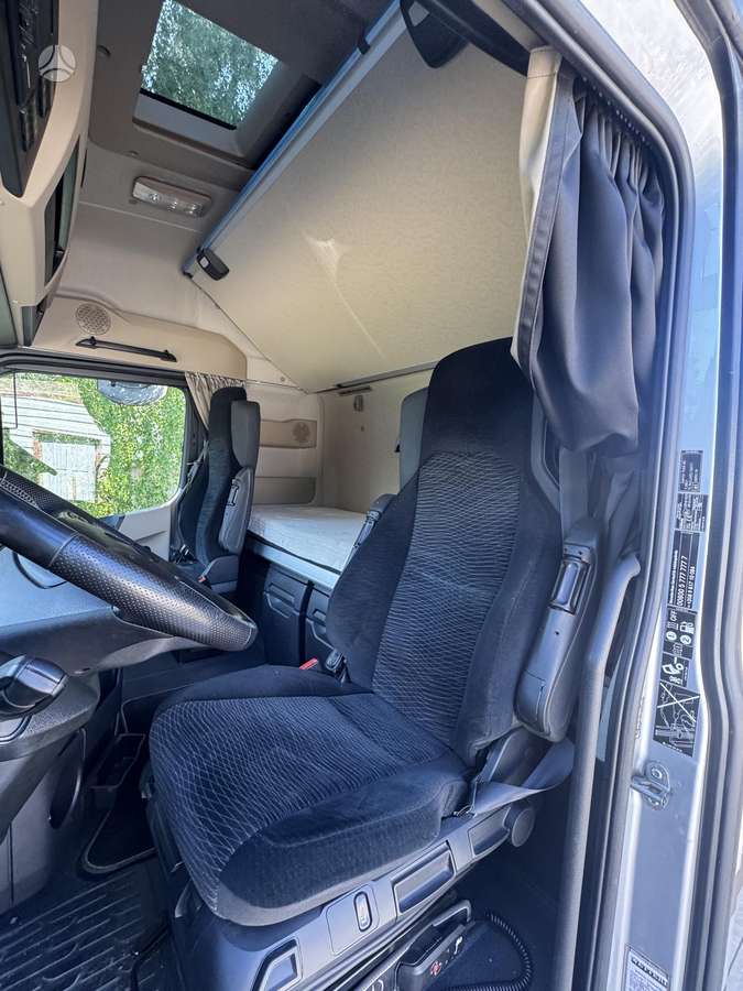 Mercedes-Benz 1853 EDITION, double sleeper