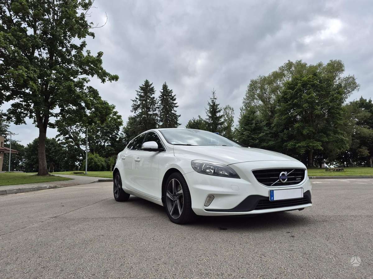 Volvo V40, 2.0 l., hatchback