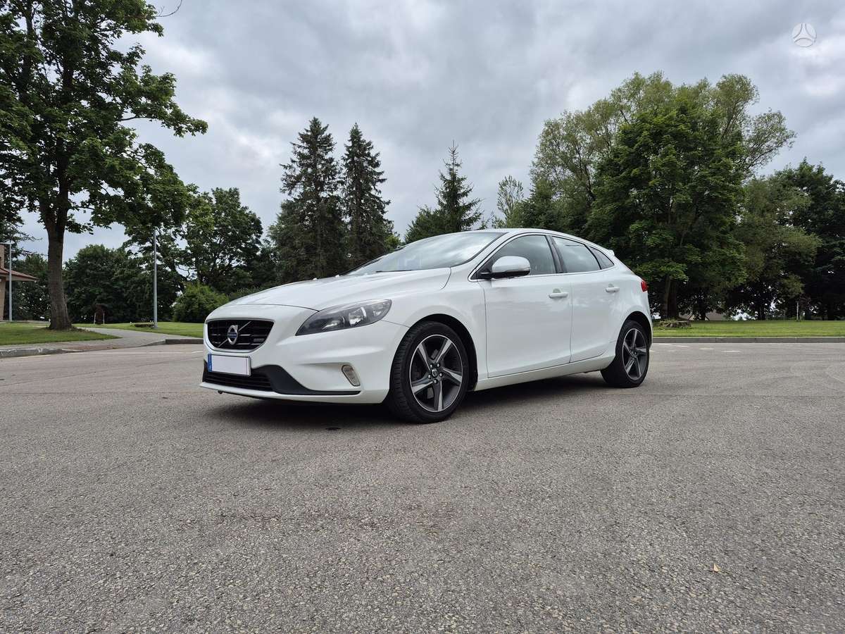 Volvo V40, 2.0 l., hatchback