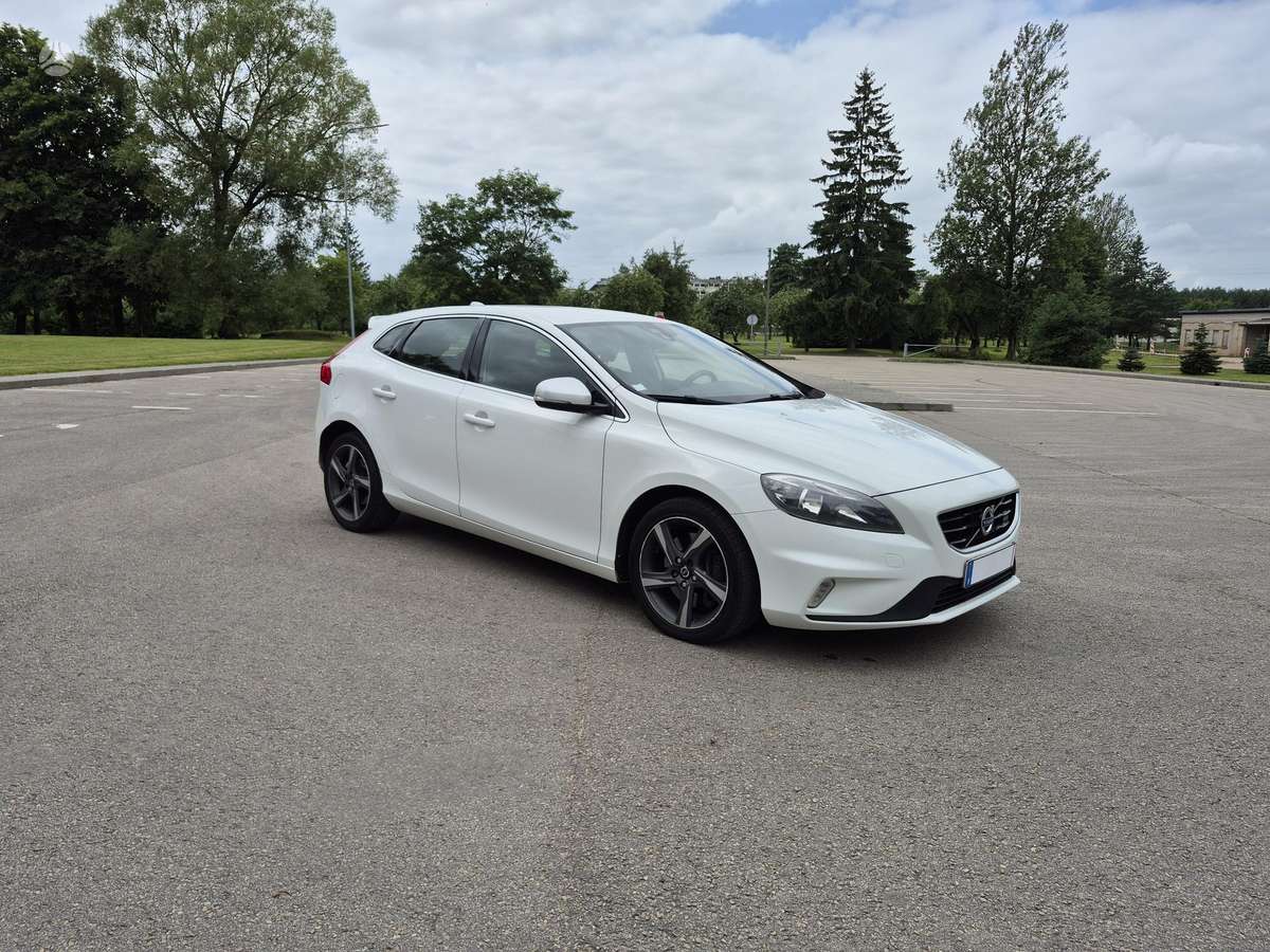 Volvo V40, 2.0 l., hatchback