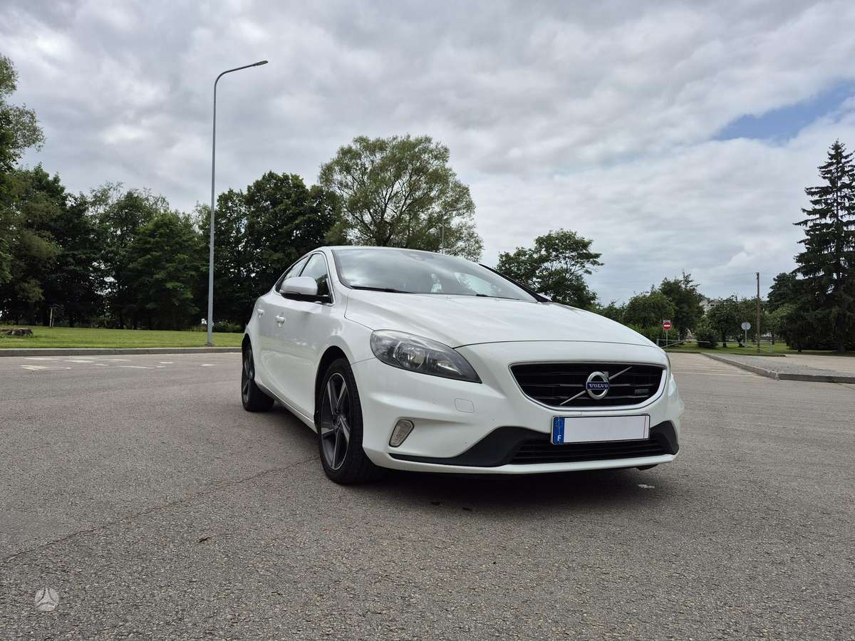 Volvo V40, 2.0 l., hatchback