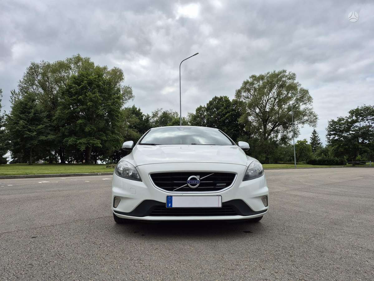Volvo V40, 2.0 l., hatchback