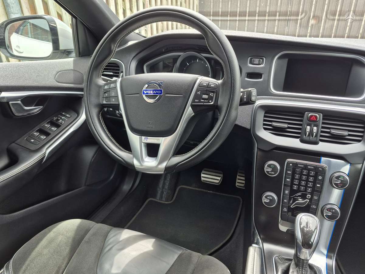 Volvo V40, 2.0 l., hatchback