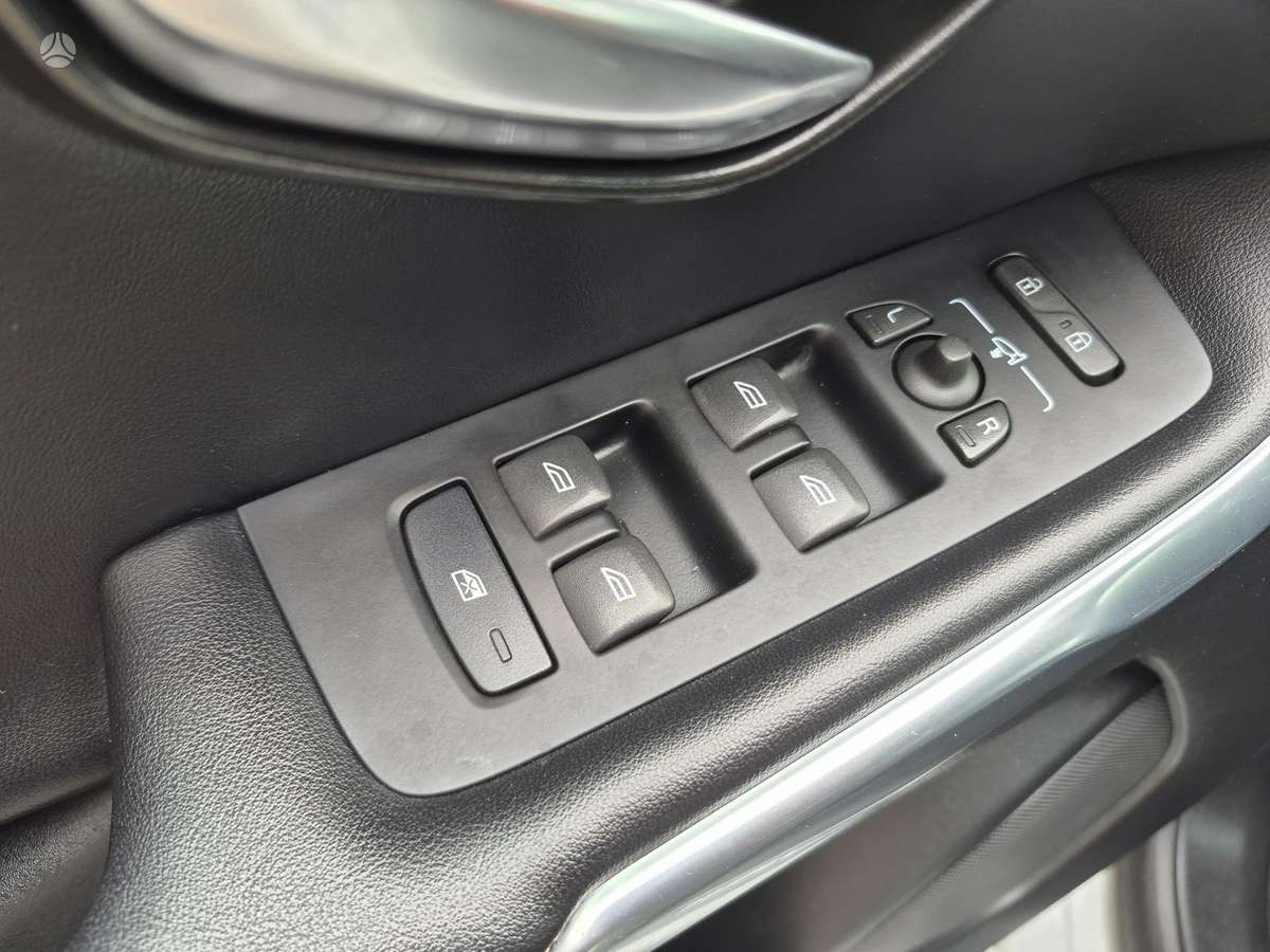 Volvo V40, 2.0 l., hatchback
