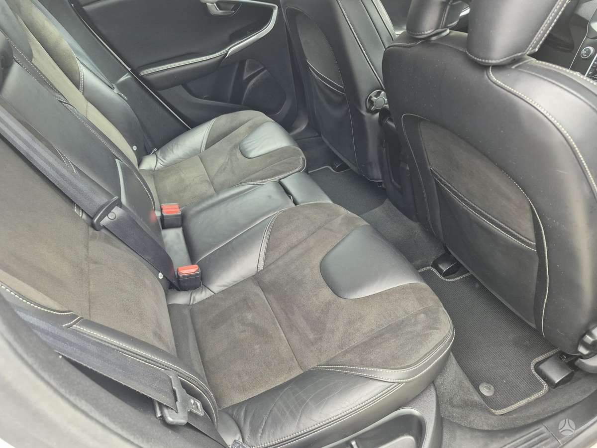 Volvo V40, 2.0 l., hatchback