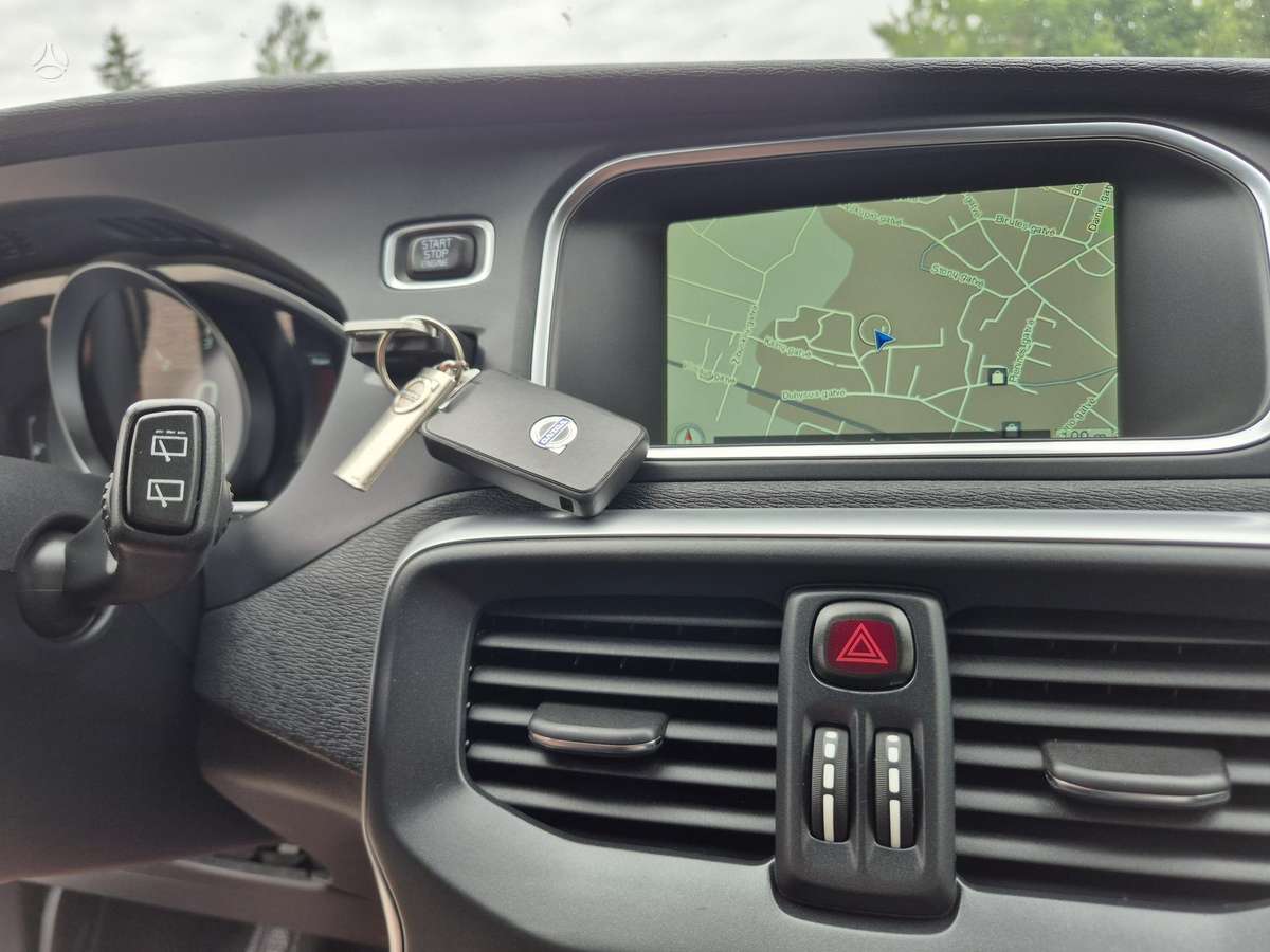 Volvo V40, 2.0 l., hatchback