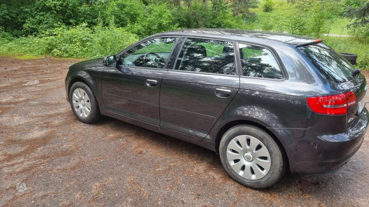 Audi A3, 1.6 l., hatchback