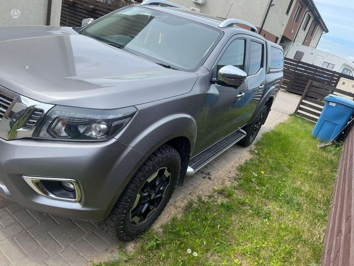 Nissan Navara for parts. Parduodamas visas ant dalių kėbulo defektai mu štas de