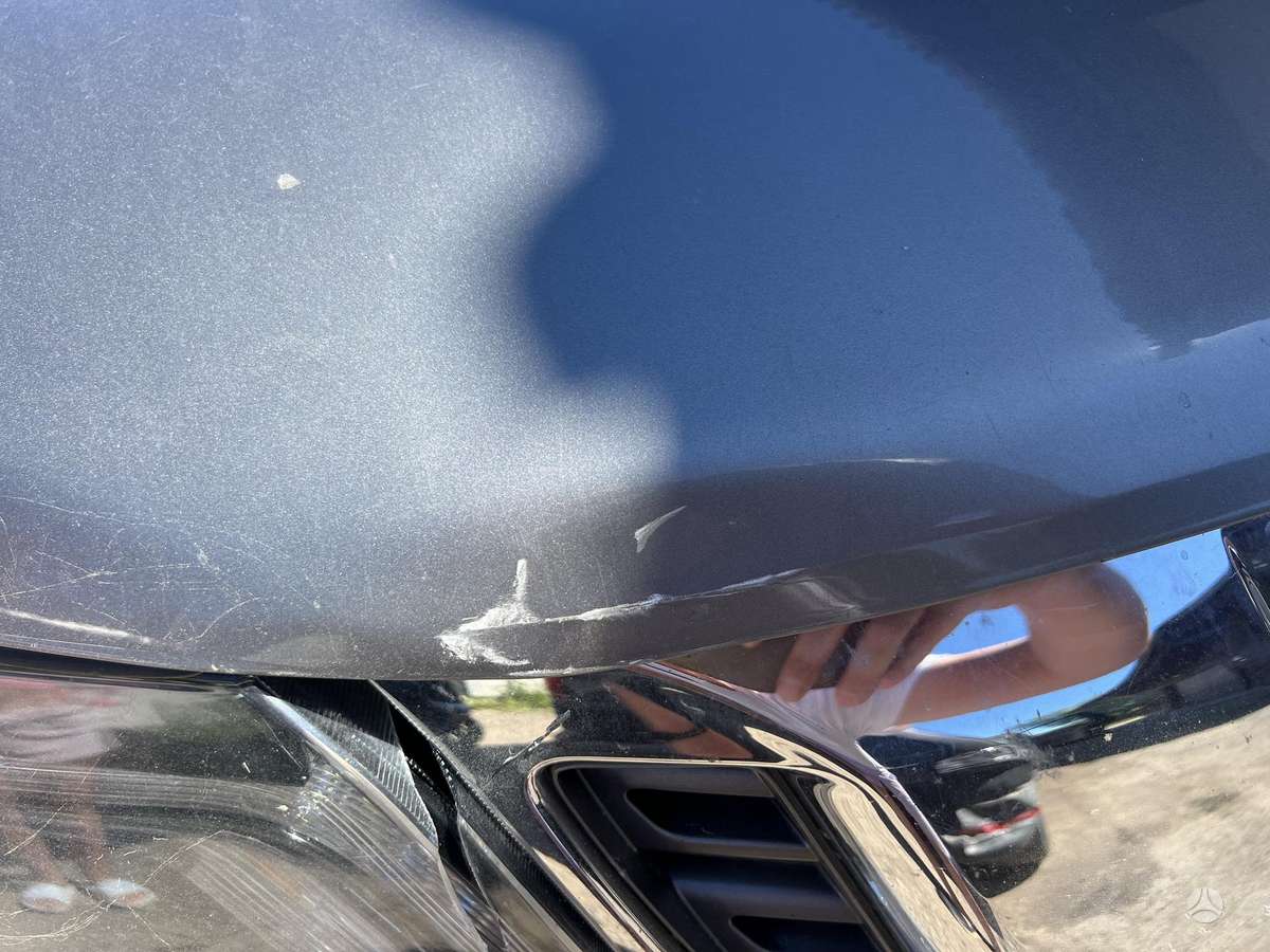 Nissan Navara for parts. Parduodamas visas ant dalių kėbulo defektai mu štas de