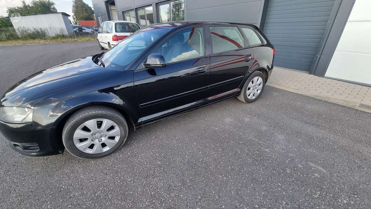 Audi A3, 1.6 l., hatchback