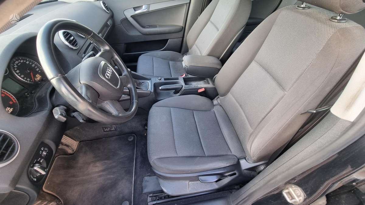 Audi A3, 1.6 l., hatchback