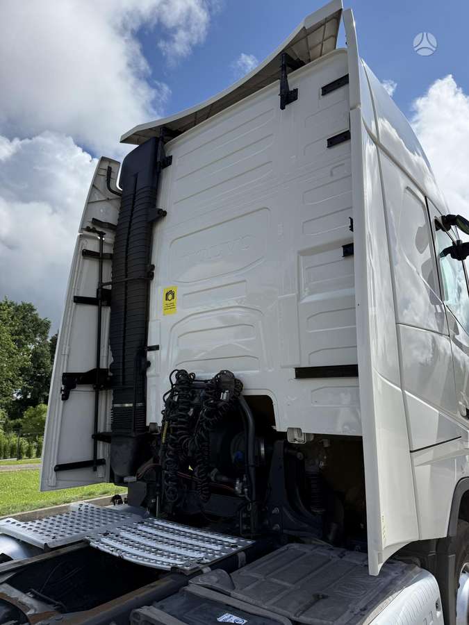 Volvo FH 500, double sleeper