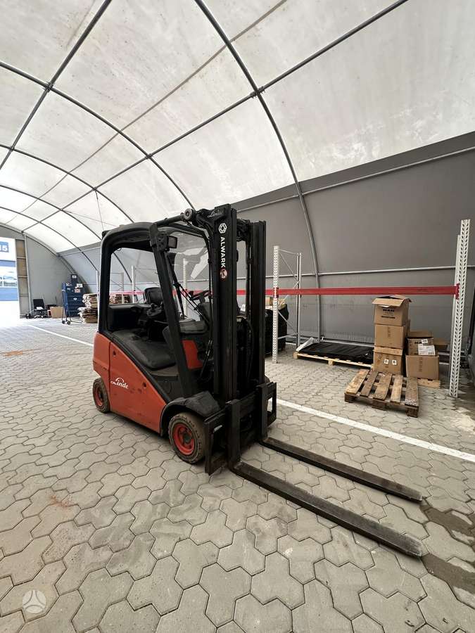 Linde H16, forklifts
