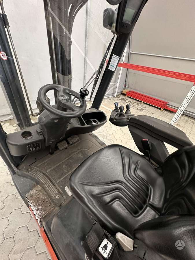Linde H16, forklifts