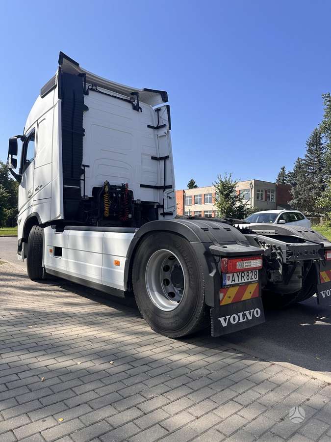 Volvo FH460, double sleeper