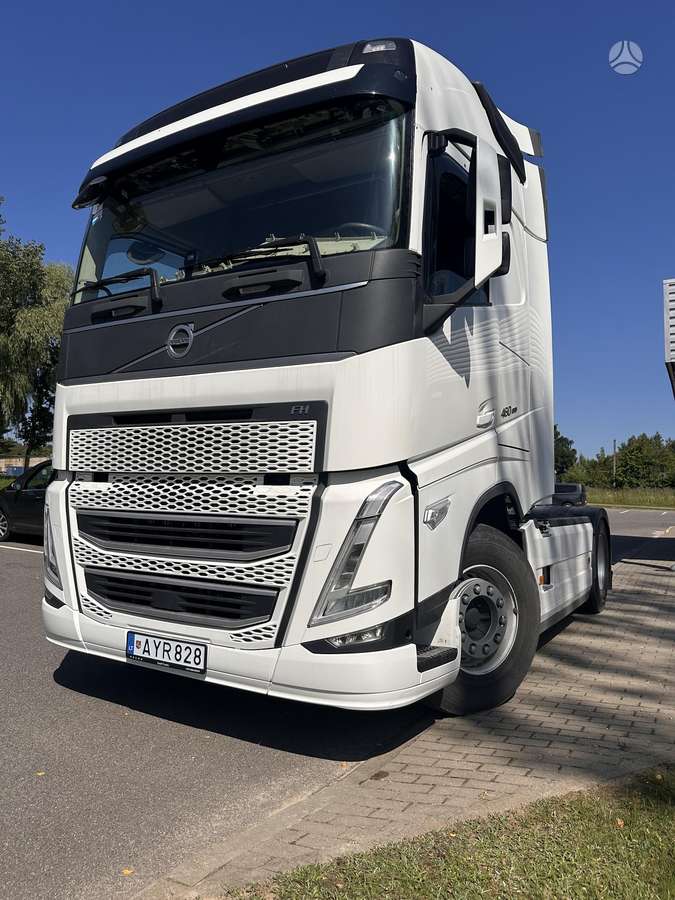 Volvo FH460, double sleeper
