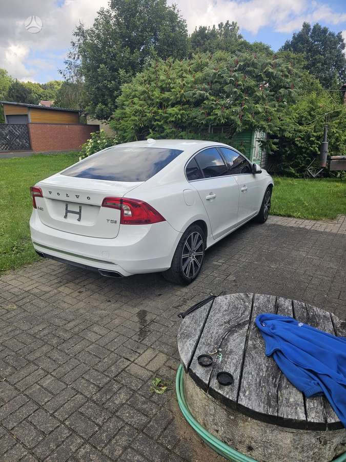 Volvo S60, 2.5 l., Хэтчбек