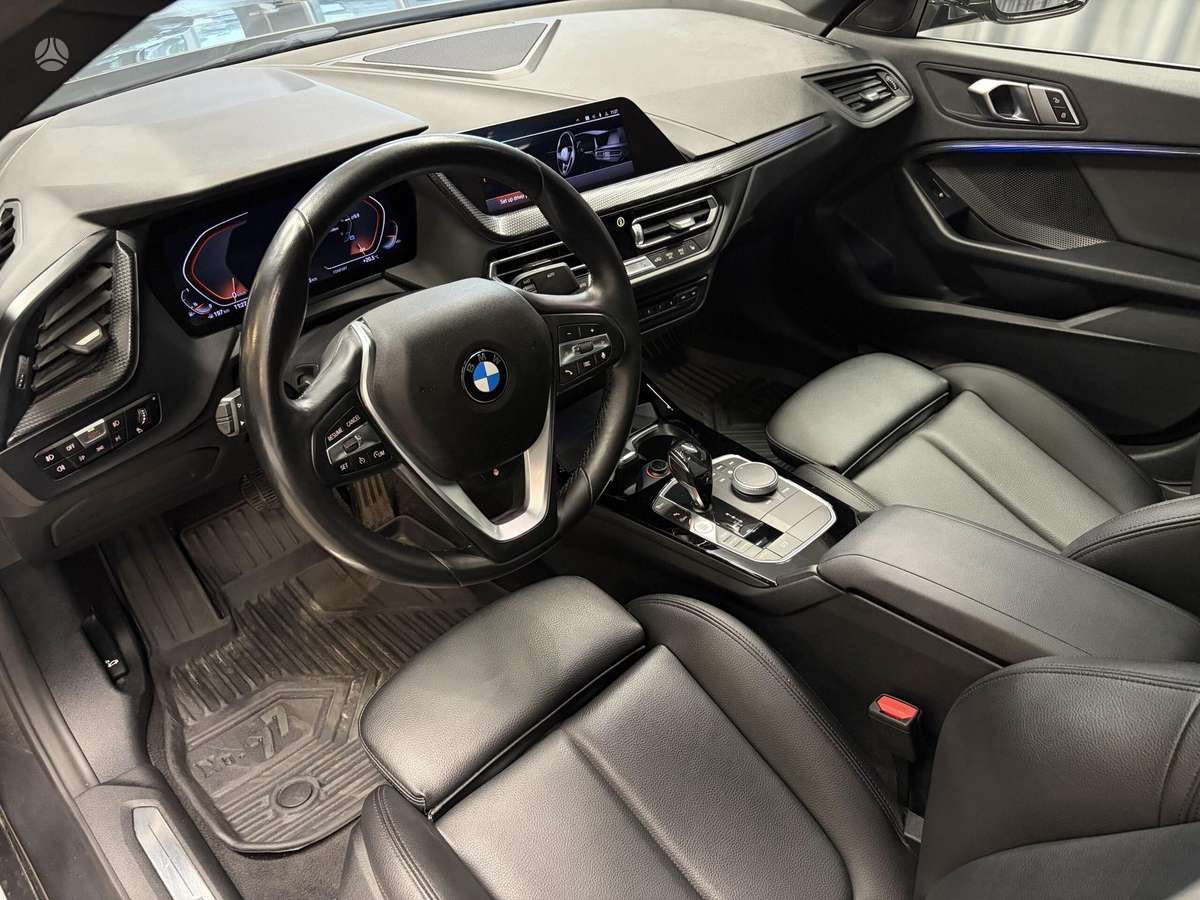 BMW 228, 2.0 l., Седан
