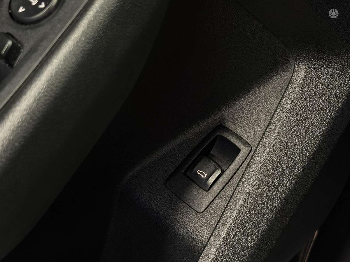 BMW 228, 2.0 l., Седан