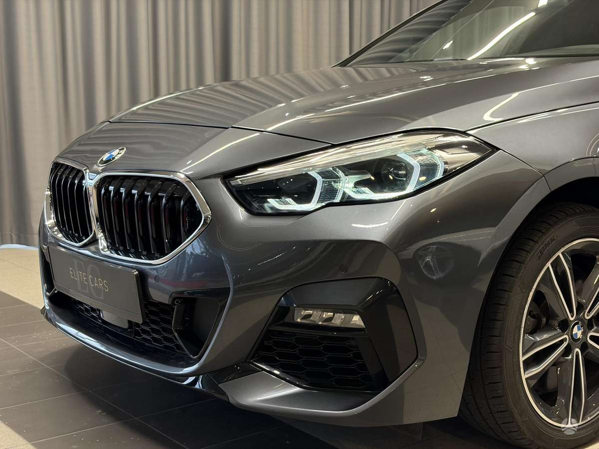 BMW 228, 2.0 l., Седан